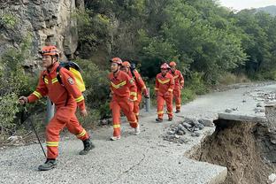 足球报：“九牛效应”唤醒中甲活力，超2万名球迷看中甲开幕式